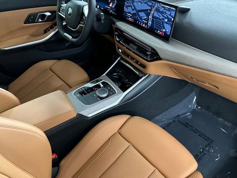 Used 2025 BMW 330i Sedan w/ Premium Package image 15