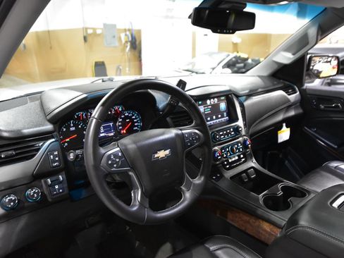 Used 2015 Chevrolet Suburban LT image 21
