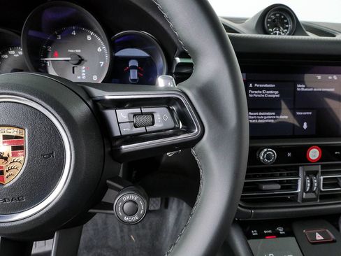 Certified 2026 Porsche Macan AWD/4WD image 11