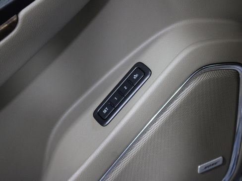 Used 2016 Chevrolet Tahoe LT w/ Luxury Package image 8