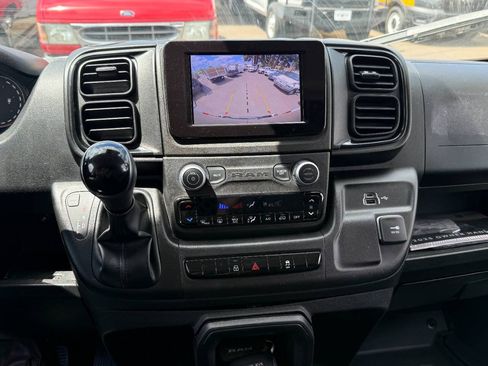 Used 2025 RAM ProMaster 2500 w/ U-Haul Equipment Group FWD image 17
