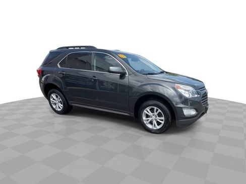 Used 2017 Chevrolet Equinox LT AWD/4WD image 2