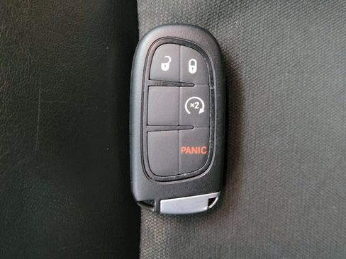 Used 2021 Jeep Cherokee Latitude Plus w/ Mopar Interior Package AWD/4WD image 32