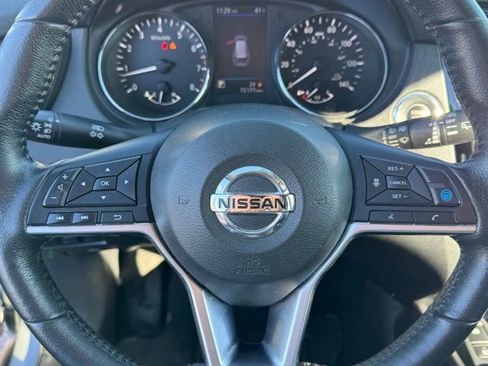 Used 2019 Nissan Rogue SV w/ Premium Package image 21