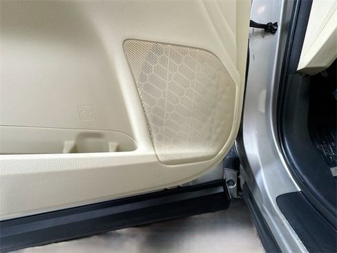 Certified 2016 Toyota Highlander XLE image 15