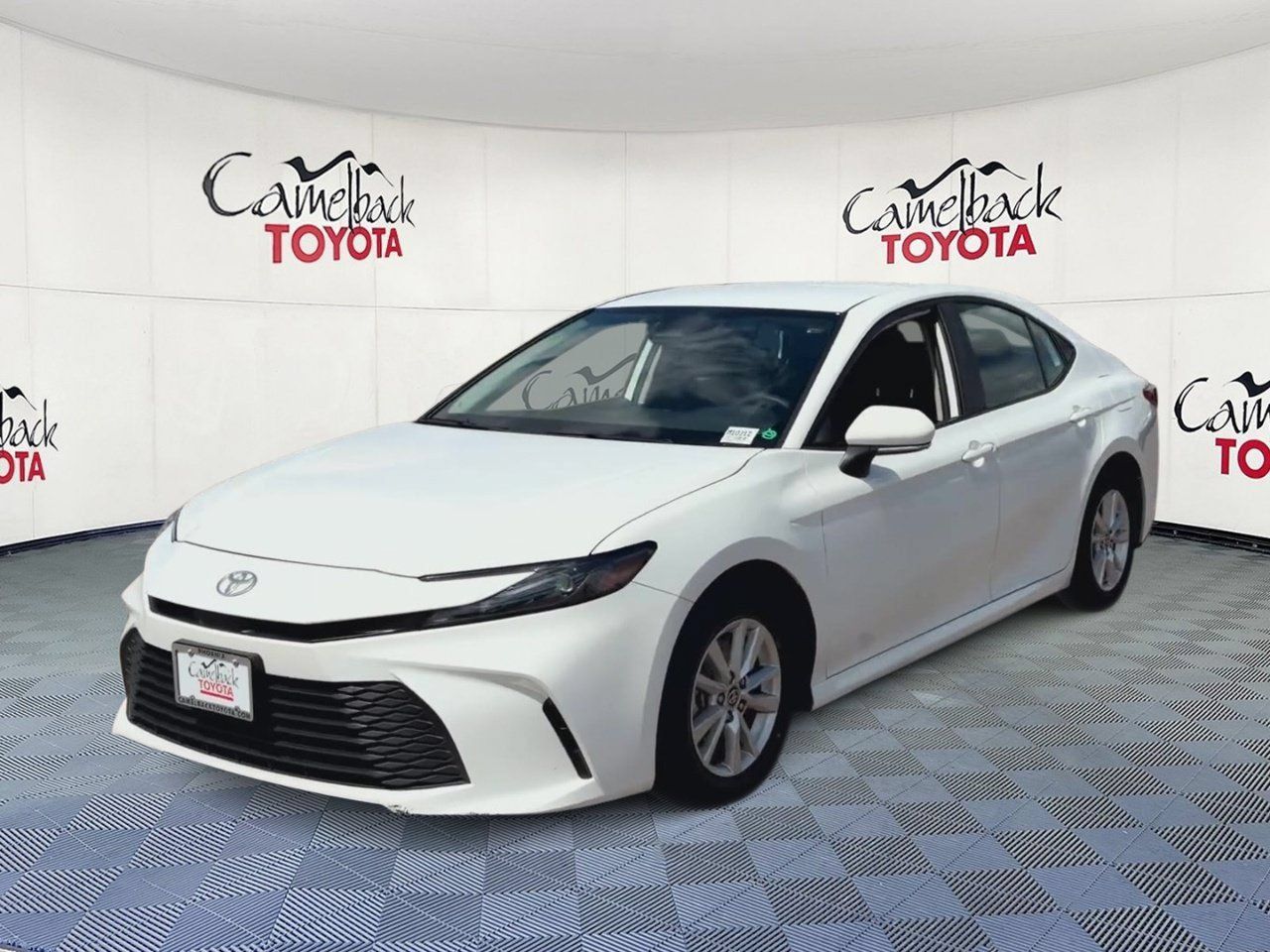 Used 2025 Toyota Camry LE FWD image 7