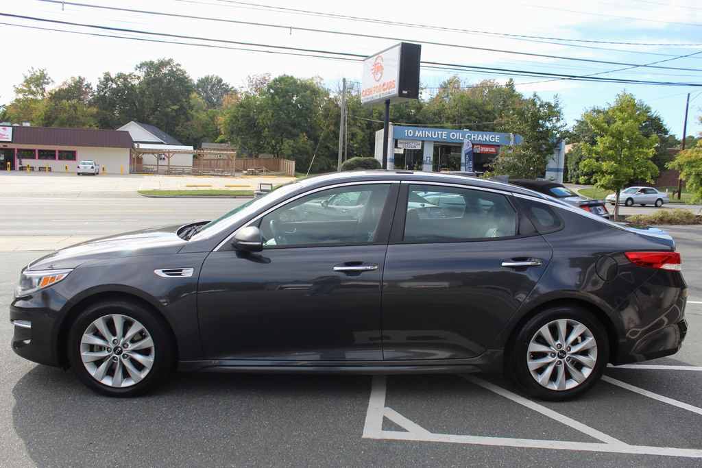 Used 2018 Kia Optima EX FWD image 11