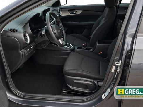 Used 2022 Kia Forte LXS w/ LXS Technology Package FWD image 10