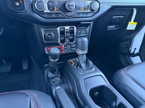 New 2025 Jeep Wrangler Unlimited Rubicon image 25