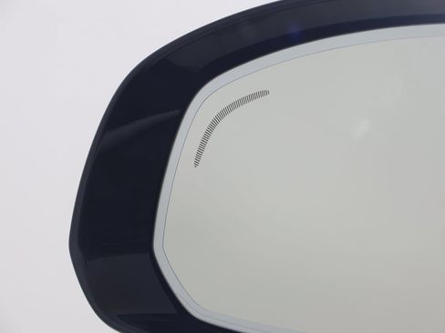 Used 2025 Volvo XC90 B5 Plus w/ Protection Package Premier image 29