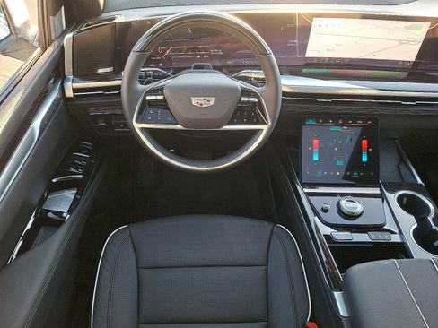 Used 2026 Cadillac Escalade Luxury w/ Touring Package image 13