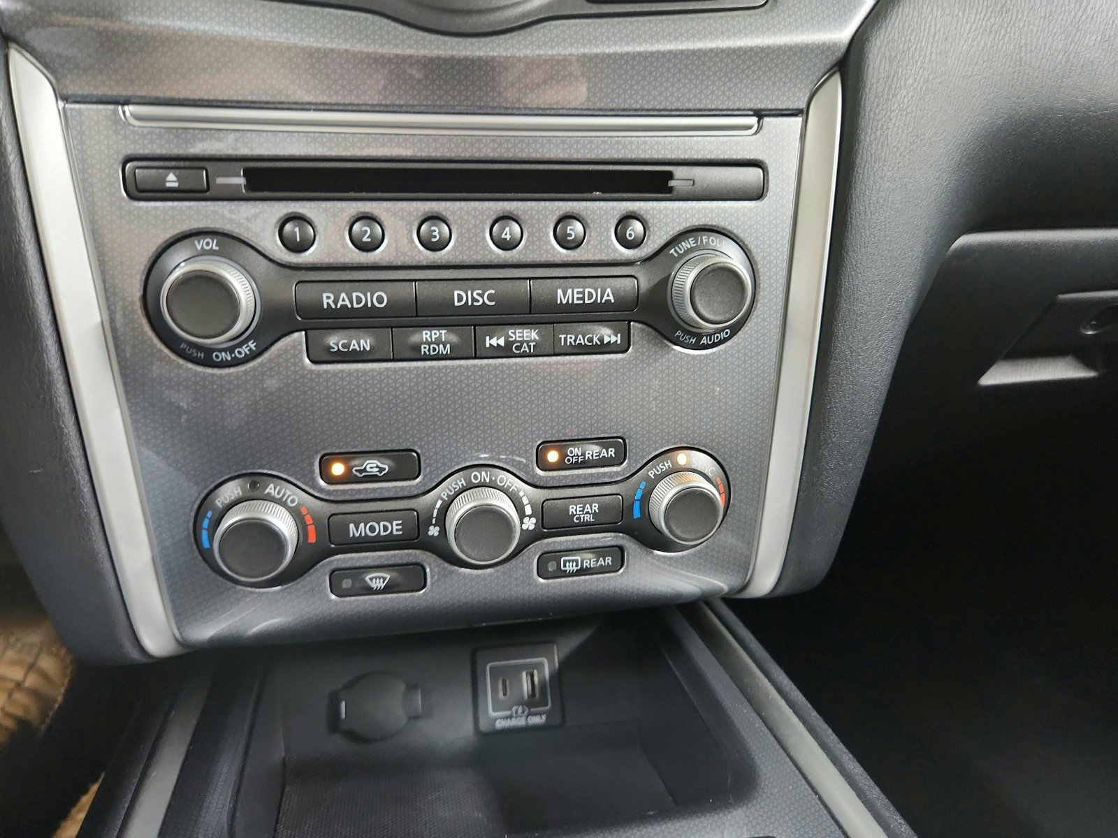 Used 2019 Nissan Pathfinder SL AWD/4WD image 24