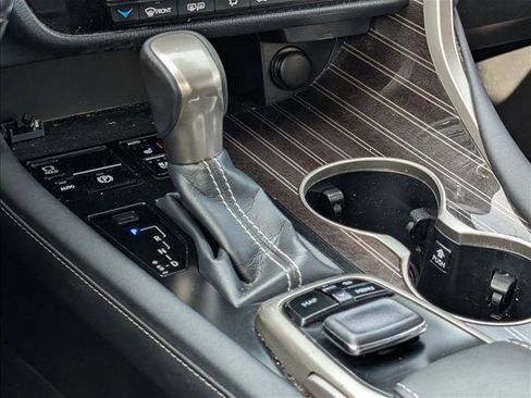 Used 2018 Lexus RX 350L Luxury w/ Accessory Package image 16