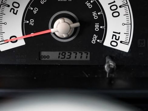 Used 2010 Toyota FJ Cruiser 2WD w/ Convenience Pkg image 19