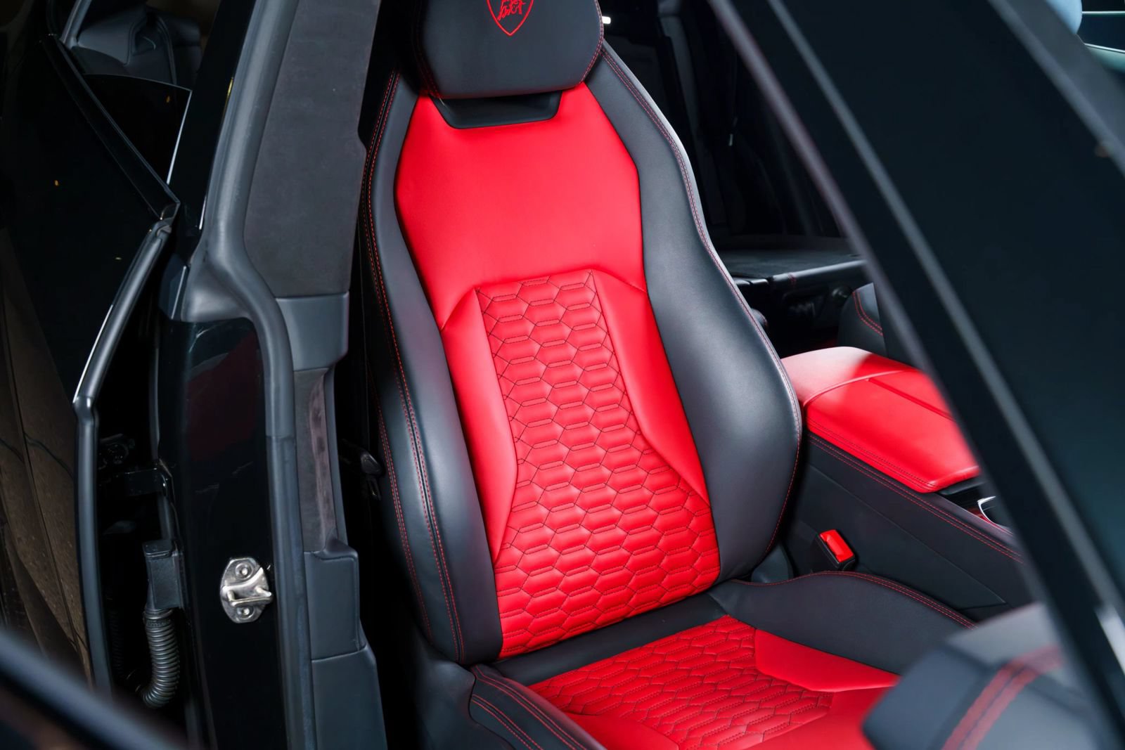 Used 2021 Lamborghini Urus AWD/4WD image 80