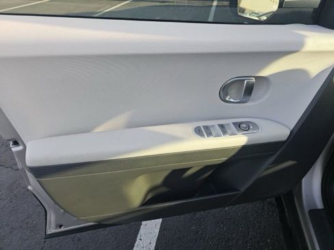 Used 2024 Hyundai Ioniq 5 SEL AWD/4WD image 12