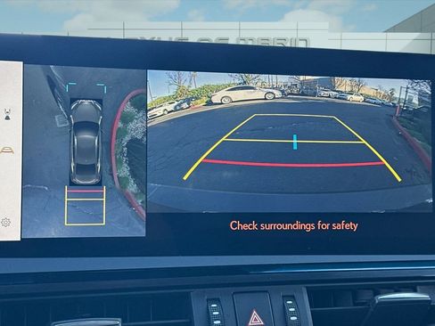 Used 2025 Lexus ES 300h w/ Luxury Package image 25