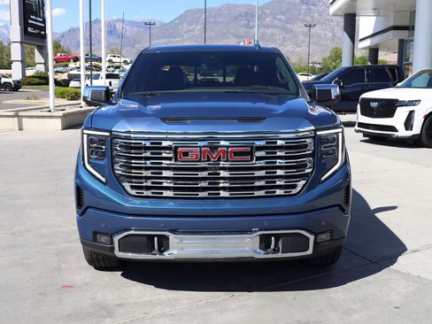 Used 2025 GMC Sierra 1500 Denali w/ Denali Reserve Package AWD/4WD image 9
