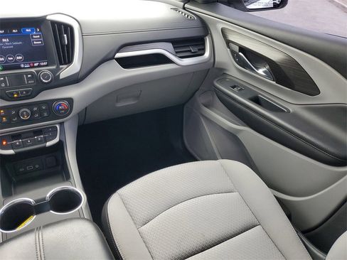 Certified 2022 GMC Terrain SLE w/ Driver Convenience Package image 18