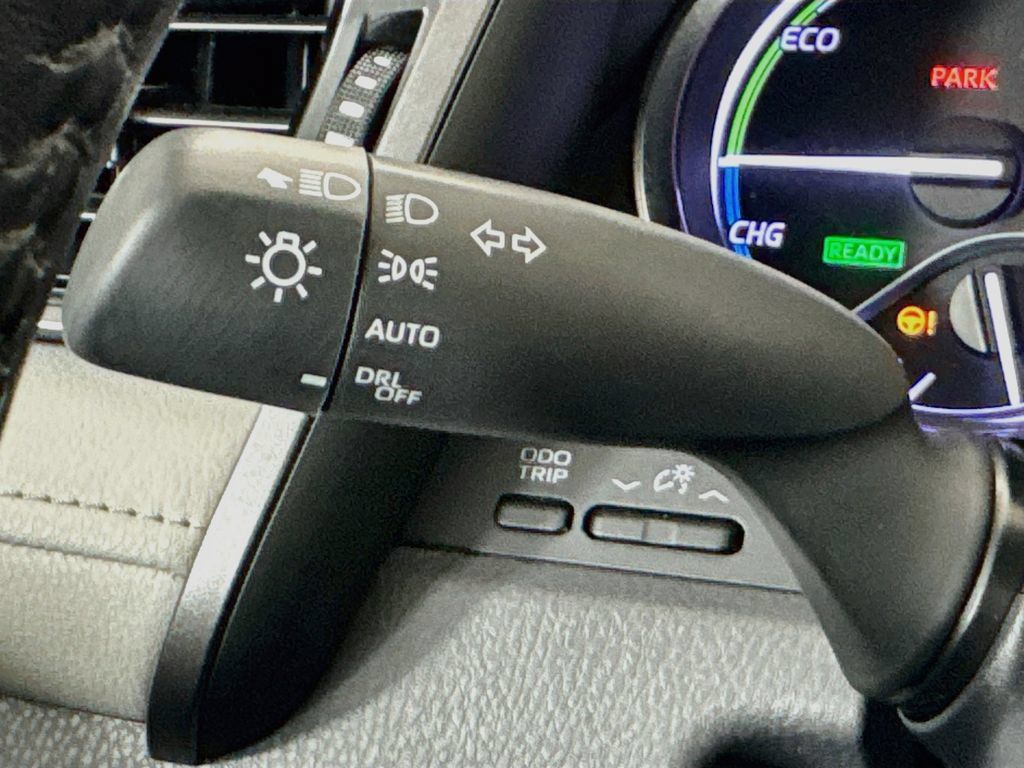 Used 2019 Toyota Camry XLE w/ Driver Assist Package FWD image 12