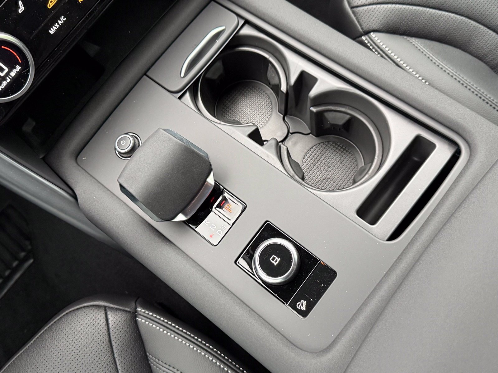 New 2026 Land Rover Discovery S AWD/4WD image 33