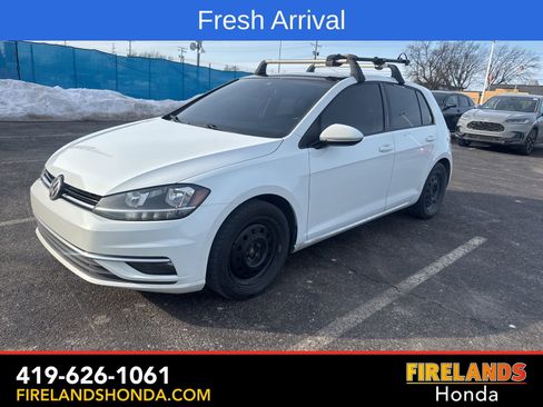 Used 2019 Volkswagen Golf SE w/ Driver Assistance Package image 2