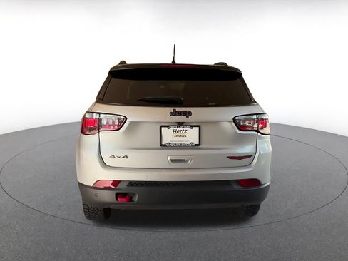 Used 2025 Jeep Compass Trailhawk AWD/4WD image 12