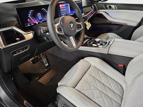 New 2026 BMW X7 xDrive40i w/ M Sport Package image 9
