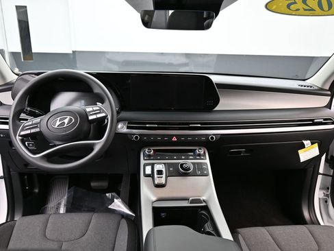Used 2025 Hyundai Palisade SE image 10