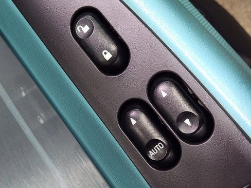 Used 2002 Ford Thunderbird w/Hardtop Premium image 39