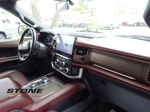 Used 2022 Ford Expedition Limited AWD/4WD image 15