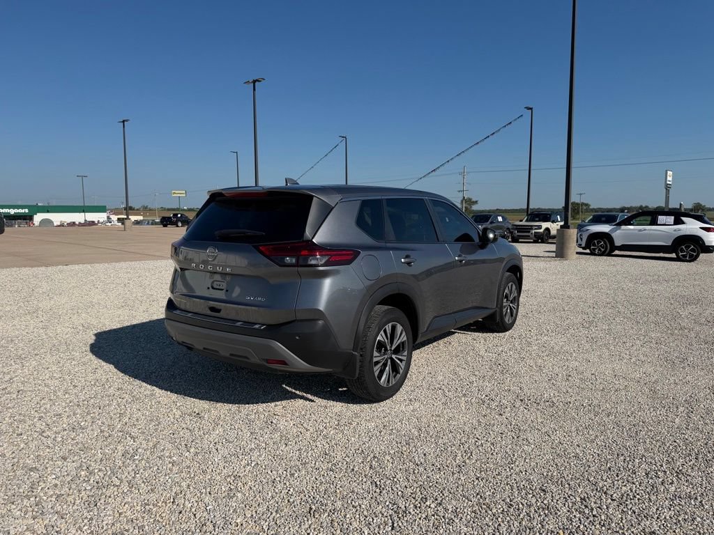Used 2023 Nissan Rogue SV AWD/4WD image 3