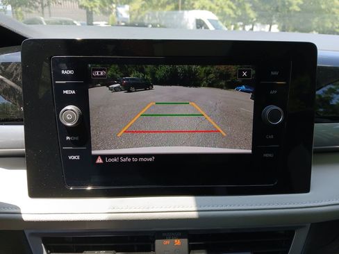 New 2025 Volkswagen Taos SEL image 20