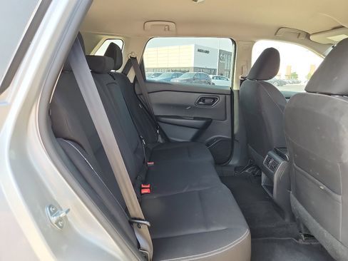 Used 2024 Nissan Rogue S FWD image 14
