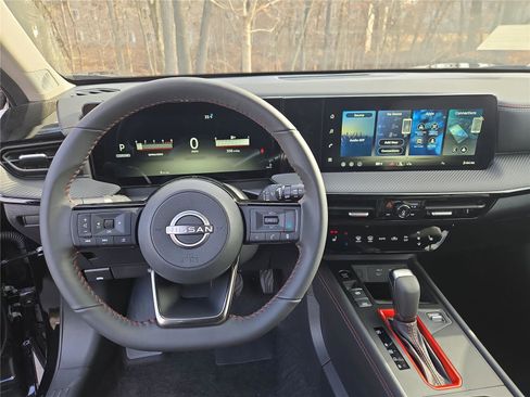 New 2026 Nissan Kicks SR w/ Cold Weather Package AWD/4WD image 11