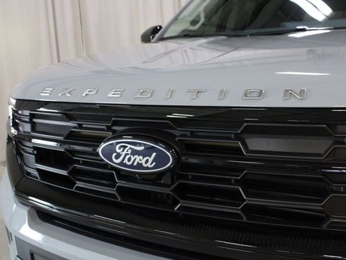 New 2026 Ford Expedition Active AWD/4WD image 33