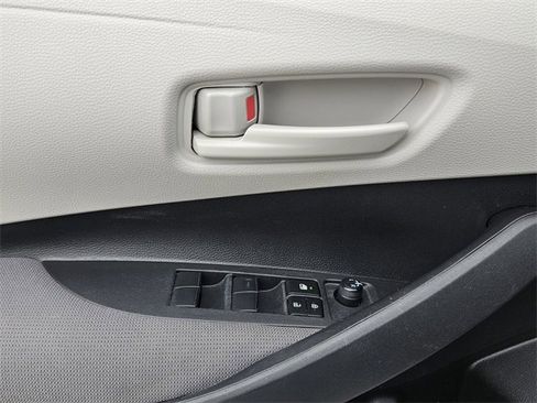 Used 2024 Toyota Corolla LE image 27