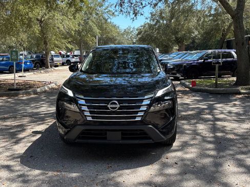 Used 2025 Nissan Rogue SV AWD/4WD image 9