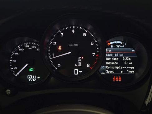 Certified 2025 Porsche Macan image 35