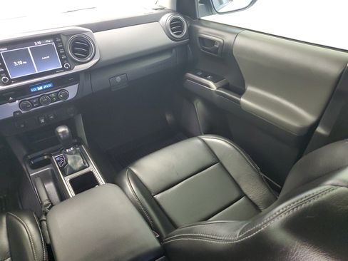 Used 2023 Toyota Tacoma SR5 RWD image 14