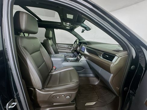 Used 2021 GMC Yukon XL Denali w/ Advanced Technology Package image 34