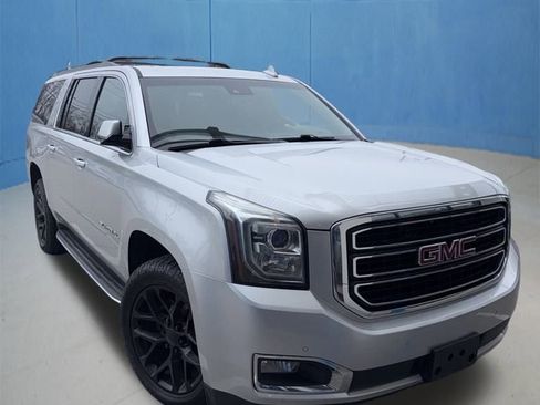 Used 2017 GMC Yukon XL SLT w/ Open Road Package image 1