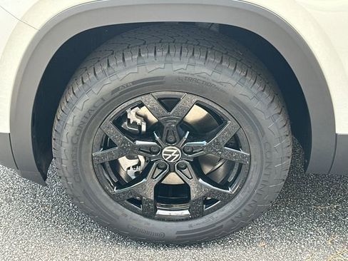 New 2026 Volkswagen Atlas Peak Edition AWD/4WD image 11