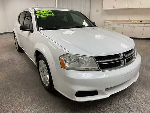 Used 2014 Dodge Avenger SE image 3
