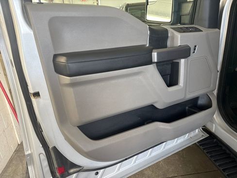 Used 2019 Ford F150 XLT w/ Equipment Group 301A Mid image 13