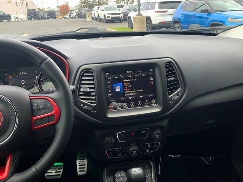 Used 2018 Jeep Compass Trailhawk w/ Navigation Group image 6