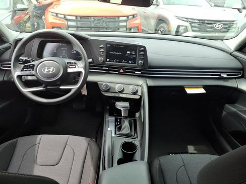 New 2026 Hyundai Elantra SE FWD image 7