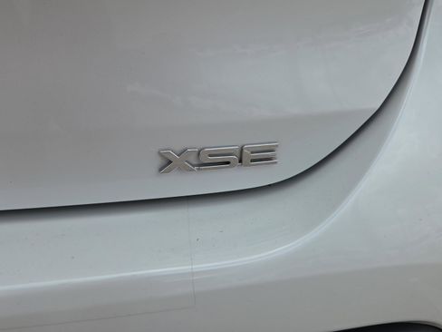 Used 2022 Toyota Highlander XSE FWD image 33