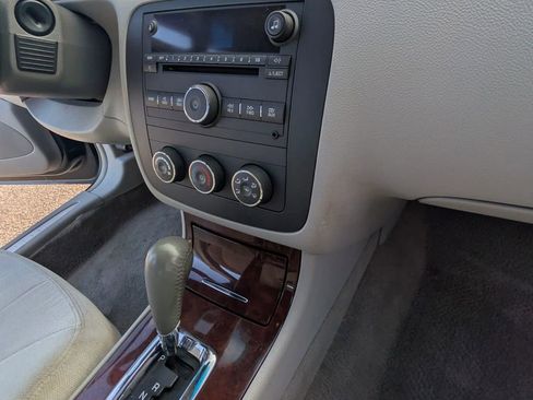 Used 2006 Buick Lucerne CX image 18