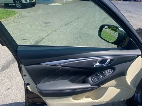 Used 2014 INFINITI Q50 Premium w/ Navigation Package image 9